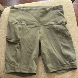 lululemon bike shorts